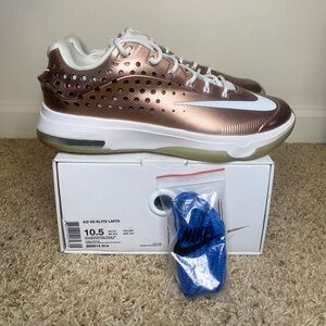 KD 7 Elite EYBL - Used Size 10.5